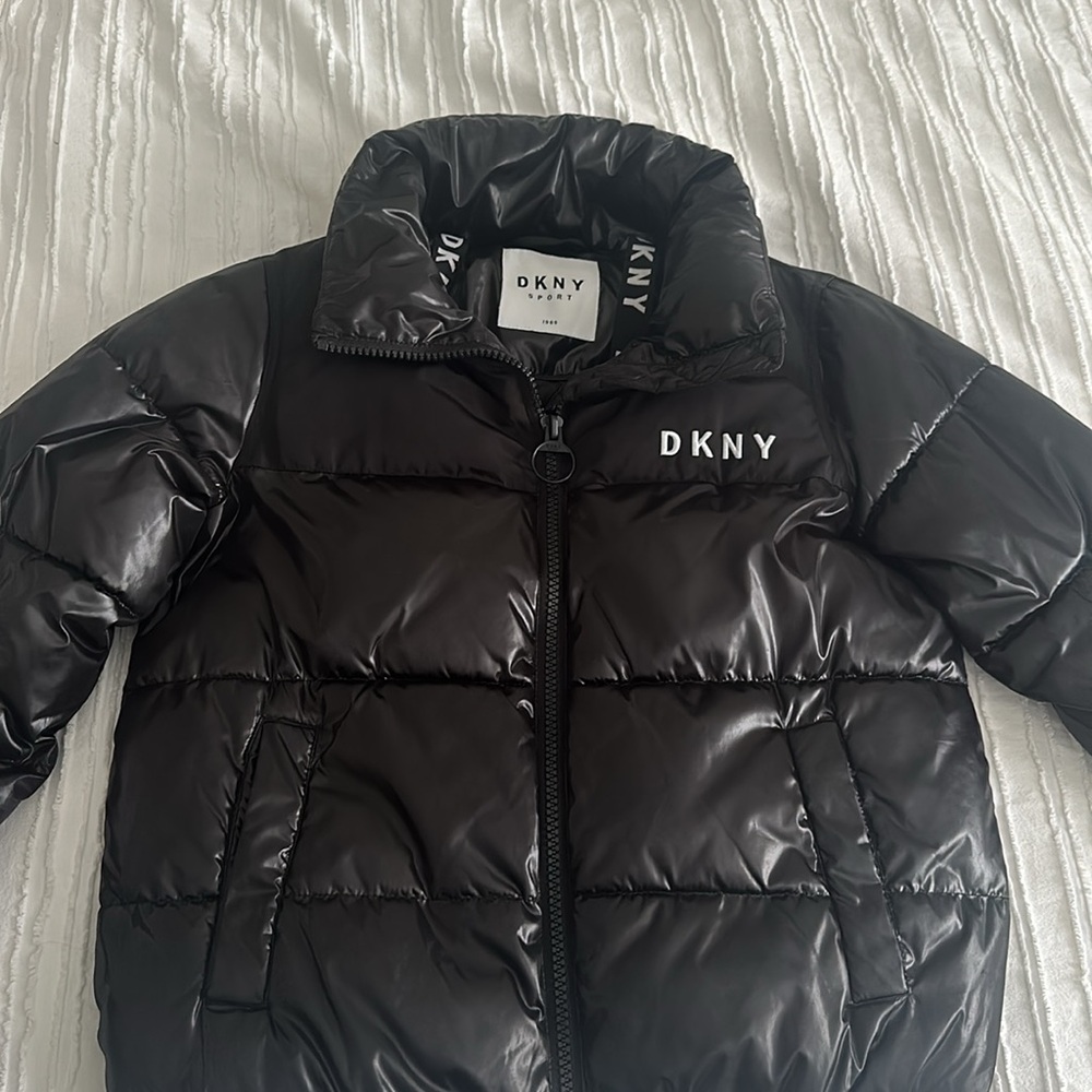 DKNY SPORT BLACK SHINEY 100% POLYESTER PERFECT CONDITION PUFFER JACKET